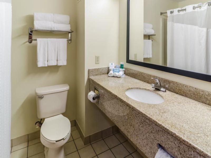 Holiday Inn Express & Suites Vinita By IHG image