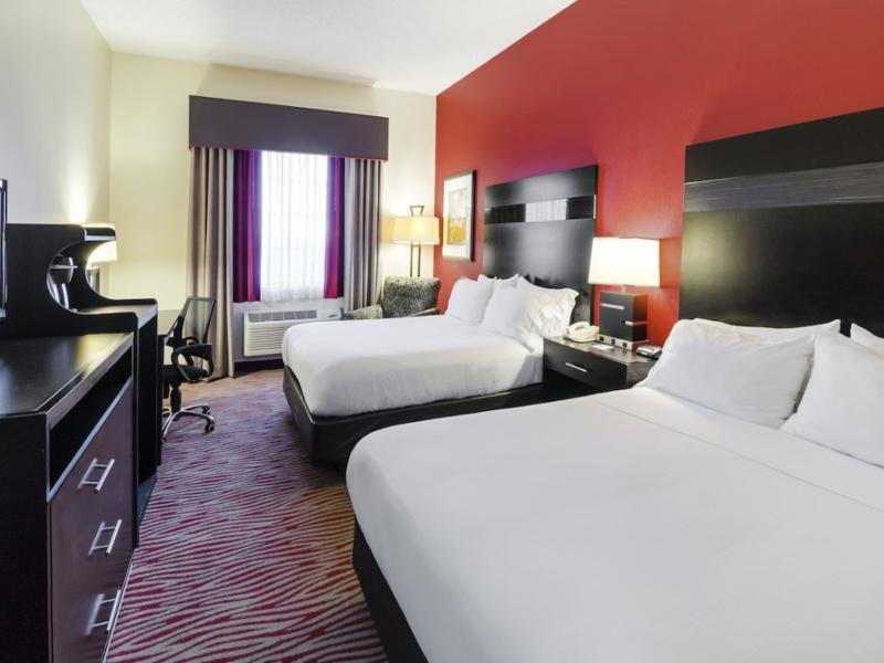 Holiday Inn Express & Suites Vinita By IHG image