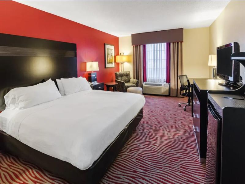 Holiday Inn Express & Suites Vinita By IHG image