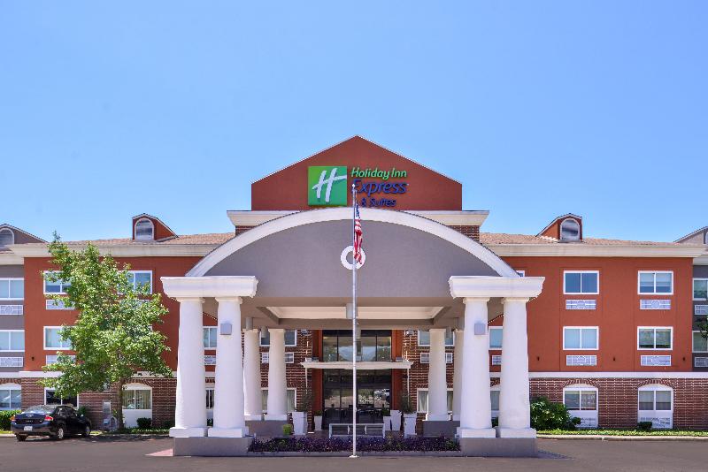 Holiday Inn Express and Suites Elgin