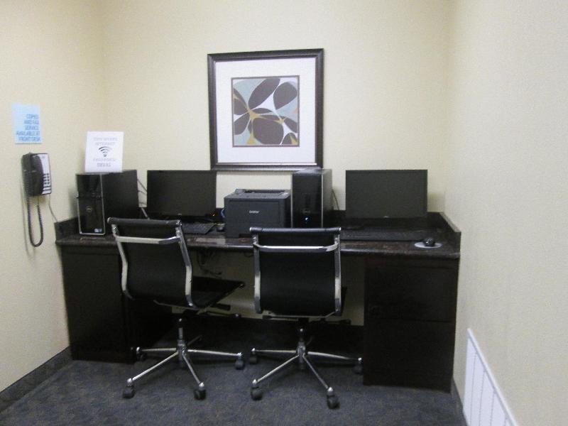 Holiday Inn Express and Suites Pampa
