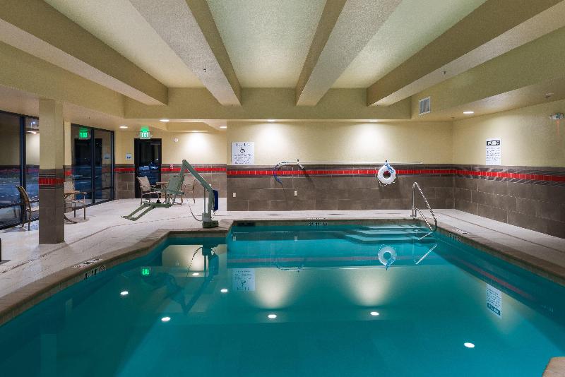 Holiday Inn Express Klamath - Redwood Ntl Pk Area image