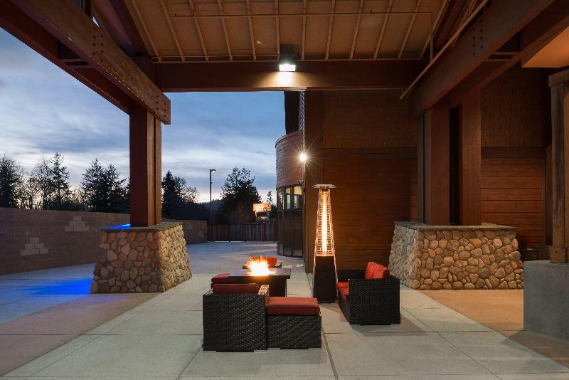 Holiday Inn Express Klamath - Redwood Ntl Pk Area image