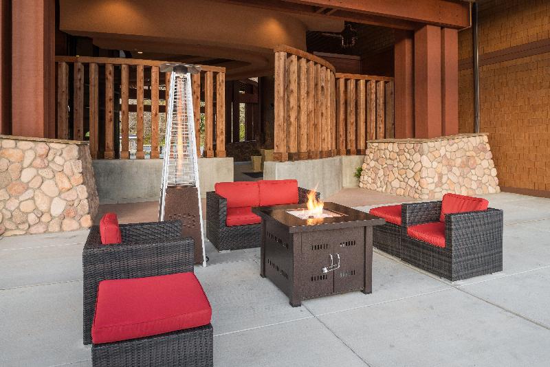 Holiday Inn Express Klamath - Redwood Ntl Pk Area image