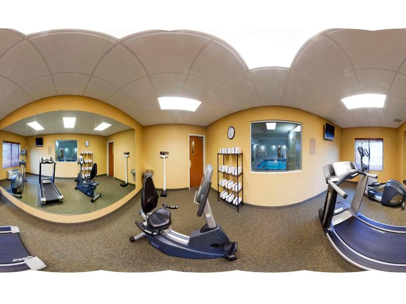 Holiday Inn Express and Suites Weston image