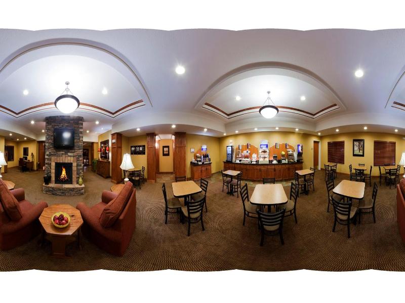 Holiday Inn Express and Suites Weston image