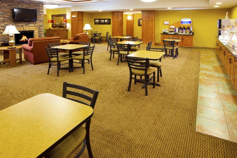 Holiday Inn Express and Suites Weston image