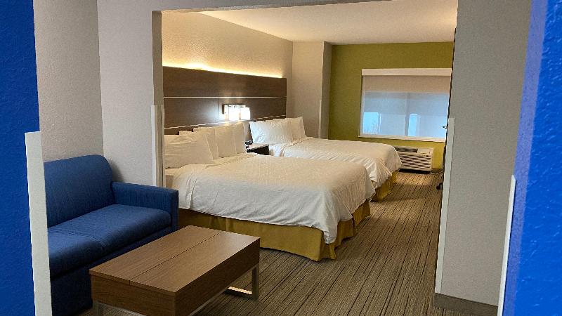 Holiday Inn Express and Suites Weston image