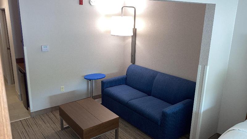 Holiday Inn Express and Suites Weston image