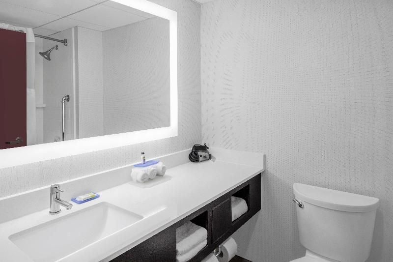 Holiday Inn Express and Suites Asheville SW - Outl image
