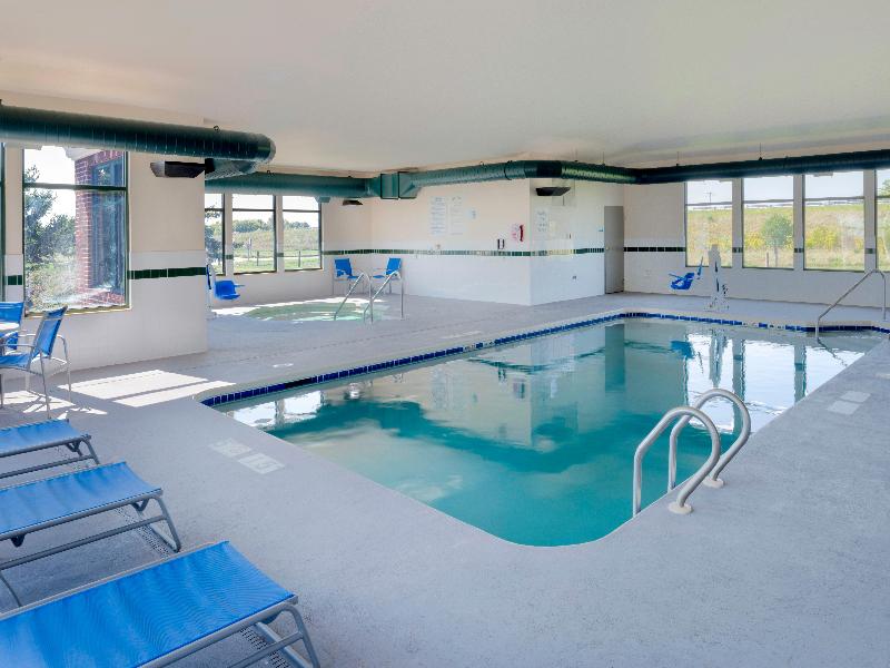Holiday Inn Express & Suites Fort Atkinson By IHG image