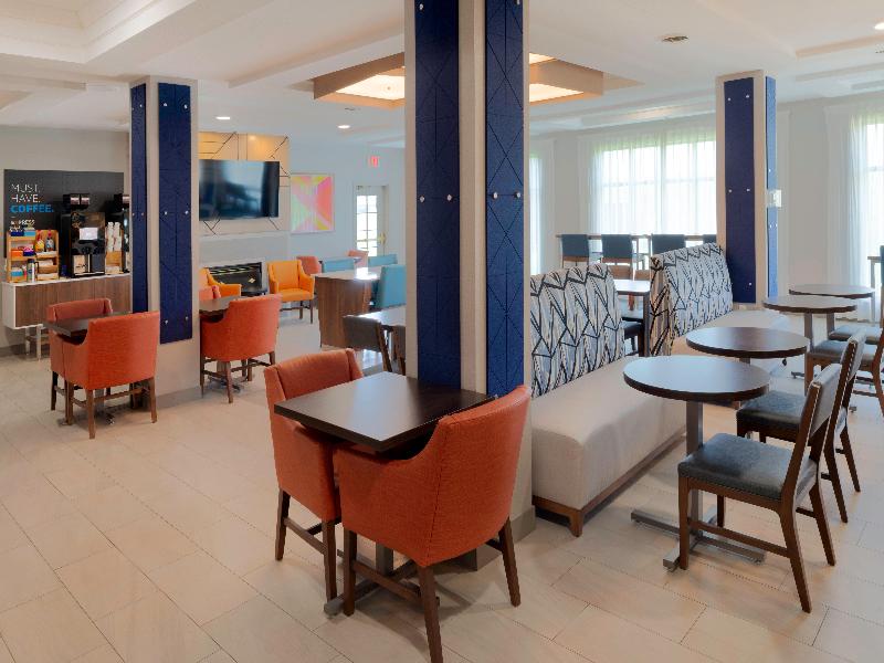 Holiday Inn Express & Suites Fort Atkinson By IHG image