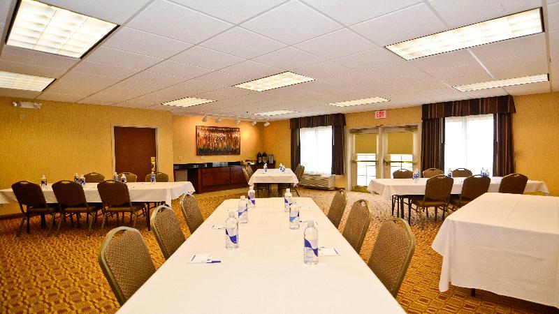 Holiday Inn Express & Suites Fort Atkinson By IHG image