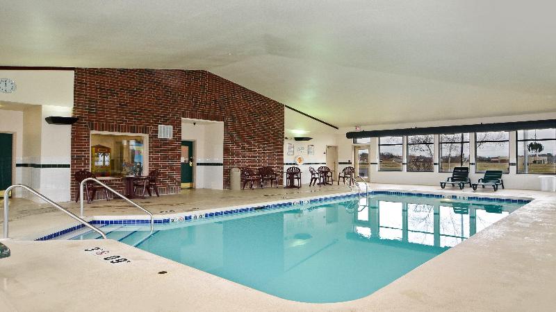 Holiday Inn Express & Suites Fort Atkinson By IHG image