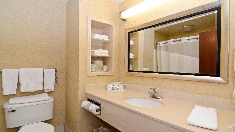 Holiday Inn Express & Suites Fort Atkinson By IHG image