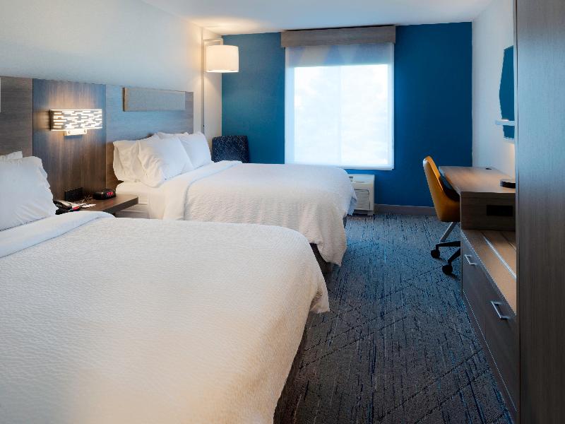 Holiday Inn Express & Suites Fort Atkinson By IHG image