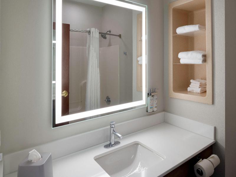 Holiday Inn Express & Suites Fort Atkinson By IHG image