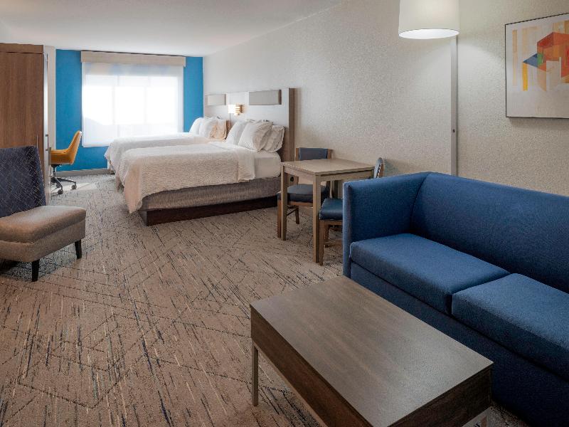 Holiday Inn Express & Suites Fort Atkinson By IHG image