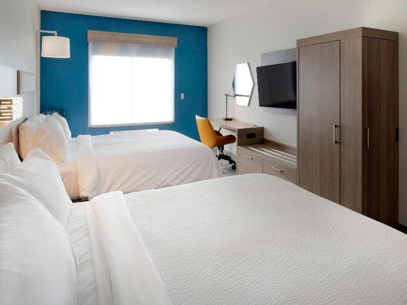 Holiday Inn Express & Suites Fort Atkinson By IHG image