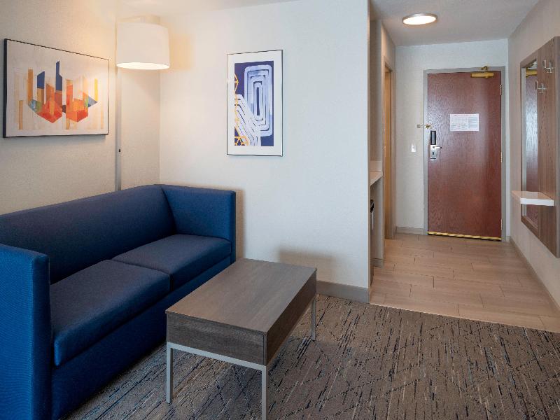 Holiday Inn Express & Suites Fort Atkinson By IHG image
