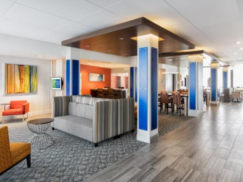 Holiday Inn Express And Suites East Peoria - River image