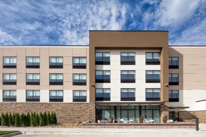 Holiday Inn Express And Suites East Peoria - River image