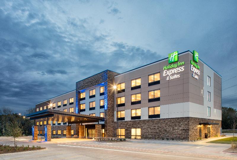 Holiday Inn Express And Suites East Peoria - River image