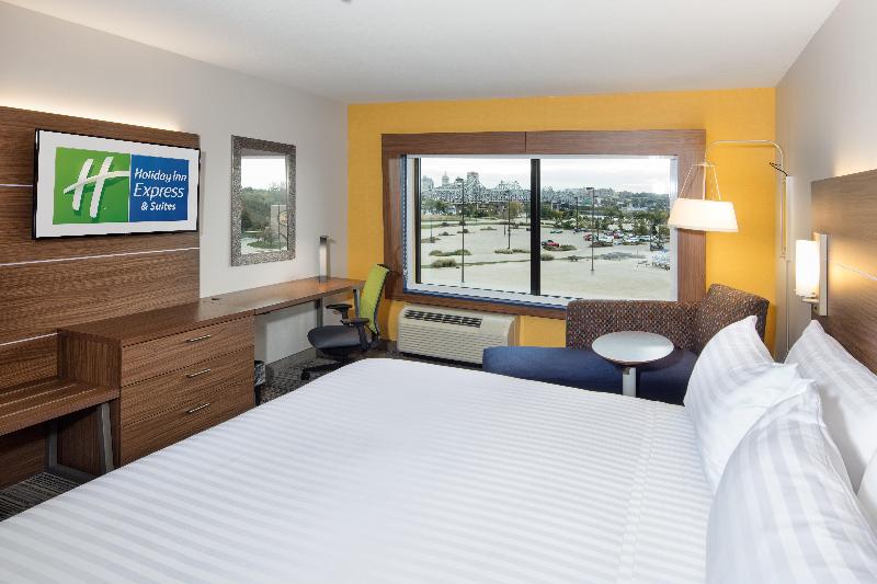 Holiday Inn Express And Suites East Peoria - River image