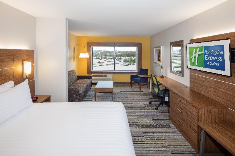 Holiday Inn Express And Suites East Peoria - River image