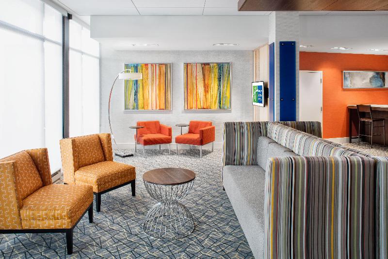 Holiday Inn Express And Suites East Peoria - River image