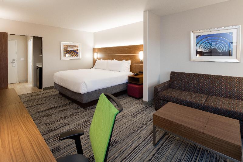 Holiday Inn Express And Suites East Peoria - River image