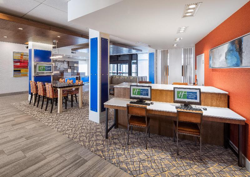 Holiday Inn Express And Suites East Peoria - River image