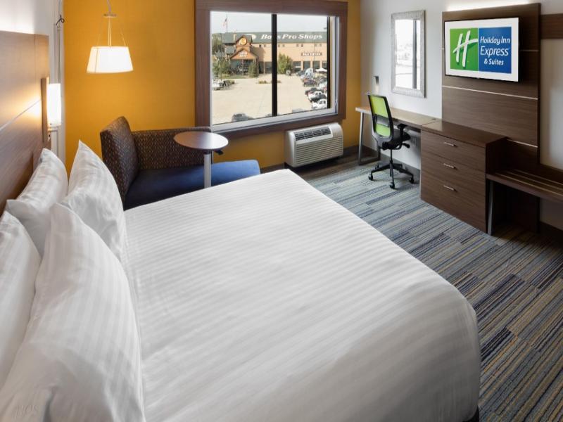 Holiday Inn Express And Suites East Peoria - River image
