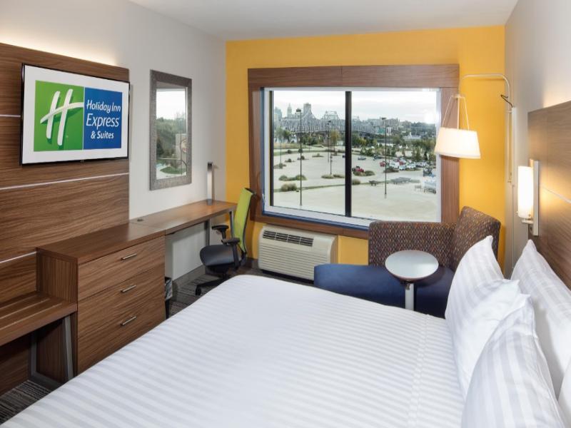 Holiday Inn Express And Suites East Peoria - River image
