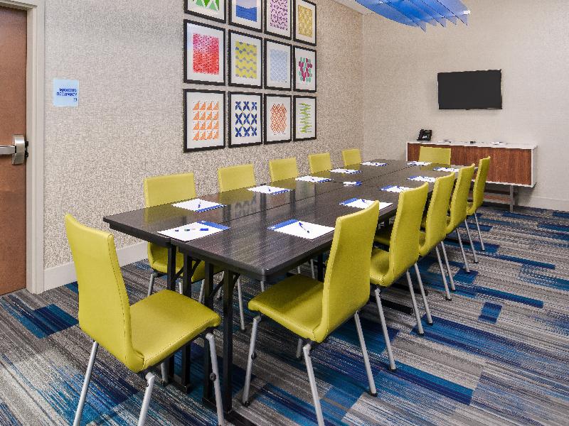 Holiday Inn Express and Suites Van Horn image