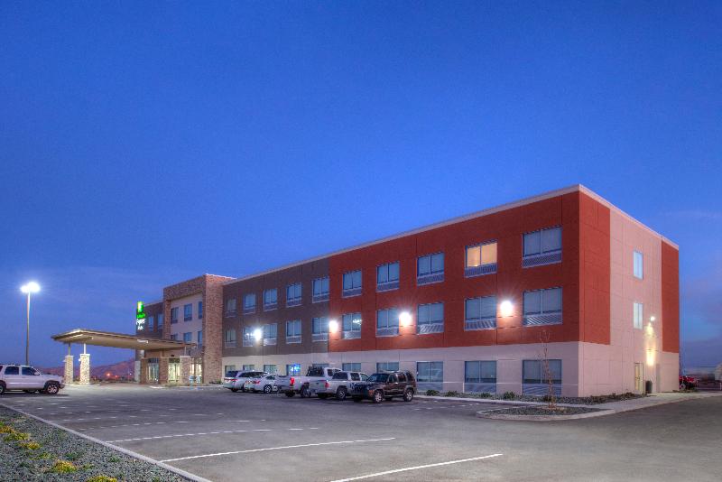 Holiday Inn Express and Suites Van Horn image