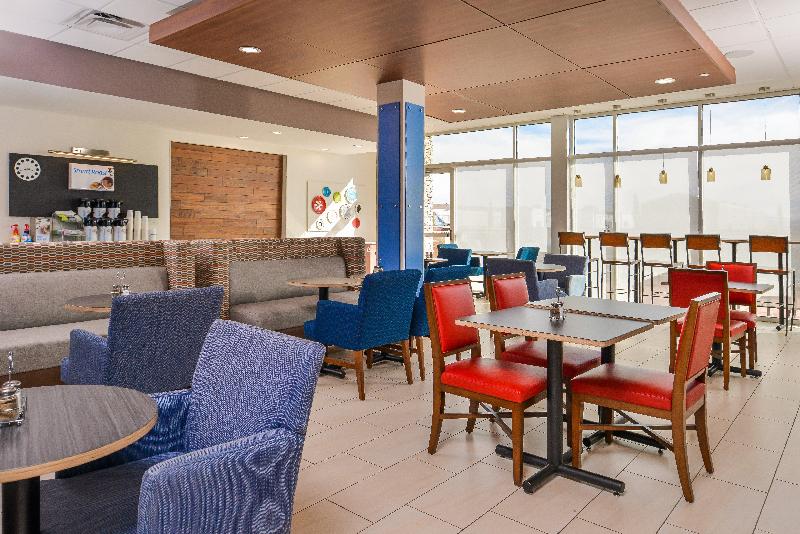 Holiday Inn Express and Suites Van Horn image