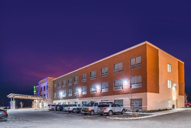 Holiday Inn Express and Suites Van Horn image