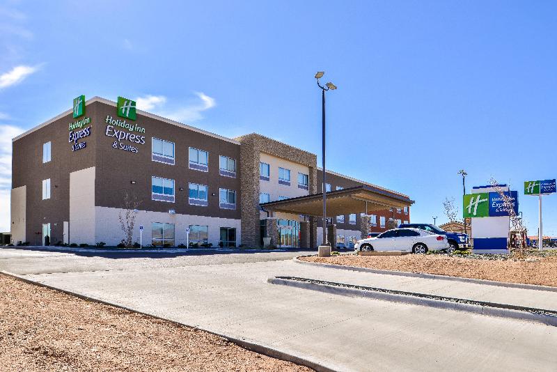 Holiday Inn Express and Suites Van Horn image