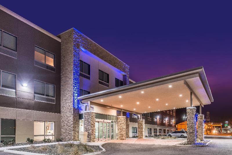 Holiday Inn Express and Suites Van Horn image