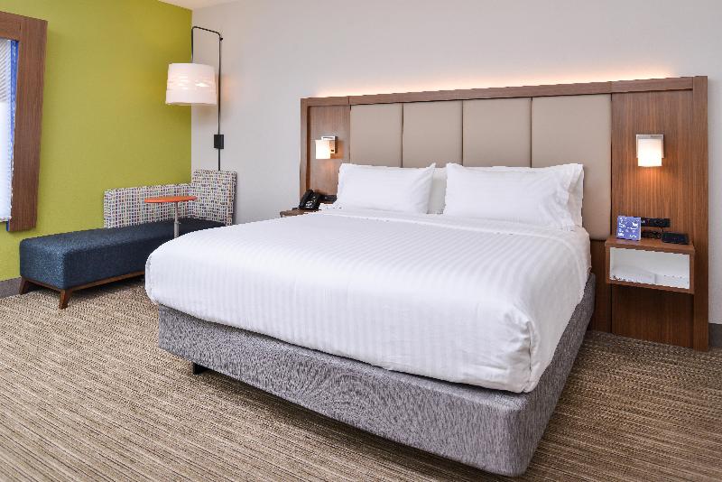 Holiday Inn Express and Suites Van Horn image