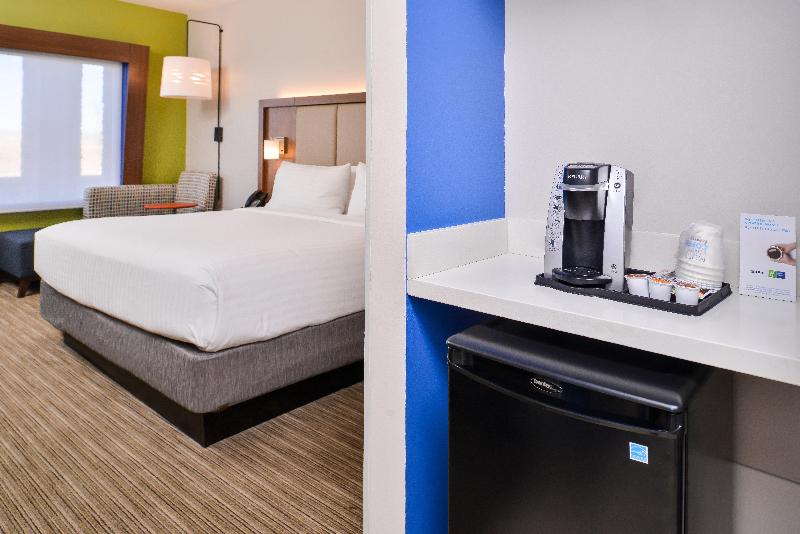 Holiday Inn Express and Suites Van Horn image