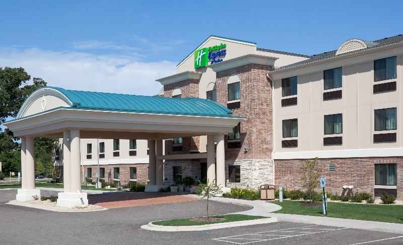Holiday Inn Express & Suites Madison-Verona By IHG
