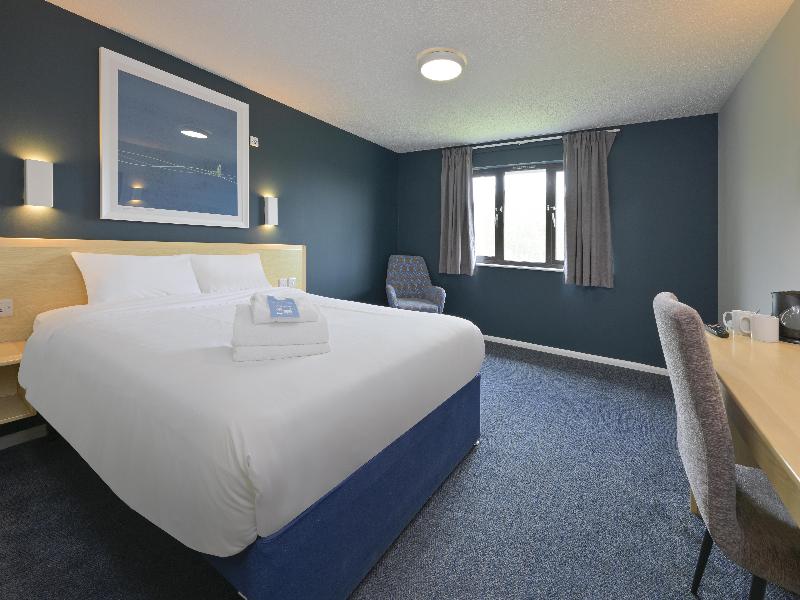 Travelodge Huntingdon Fenstanton image