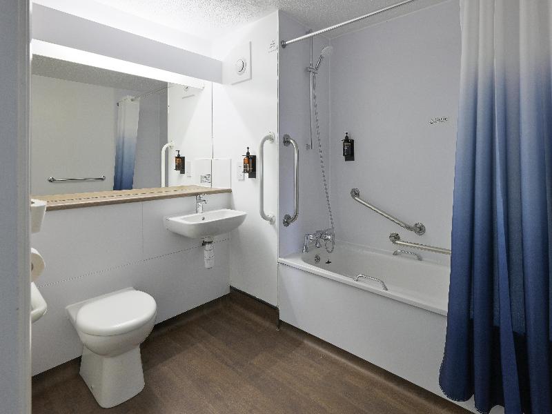 Travelodge Swansea M4 image