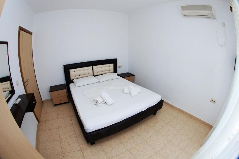 Bed room