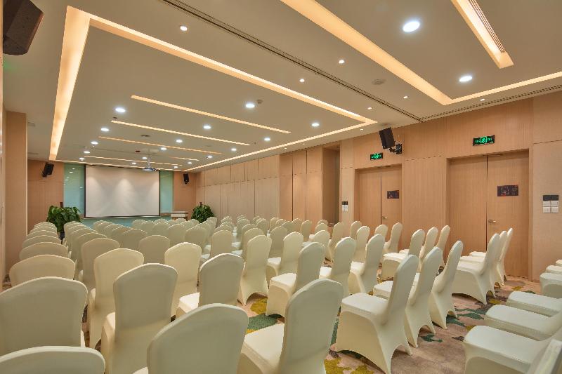 Holiday Inn Express Shenyang Tawan image