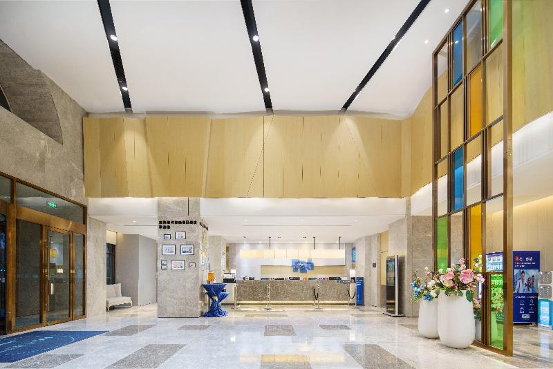 Holiday Inn Express Shenyang Tawan image