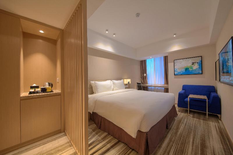Holiday Inn Express Shenyang Tawan image