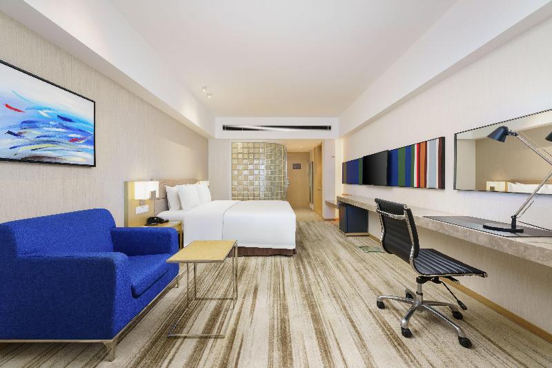 Holiday Inn Express Shenyang Tawan image